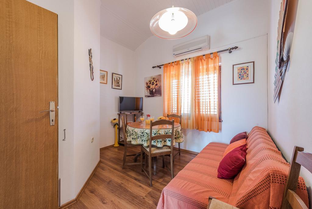 Eva Apartment Sukosan